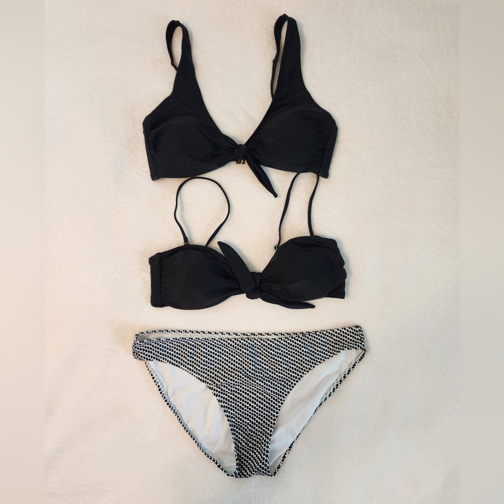Like new bikini bottoms with three tops